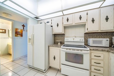 Condominio en venta en Hollywood, Florida, 1 dormitorio, 83.61 m2 № 2045596 - foto 13
