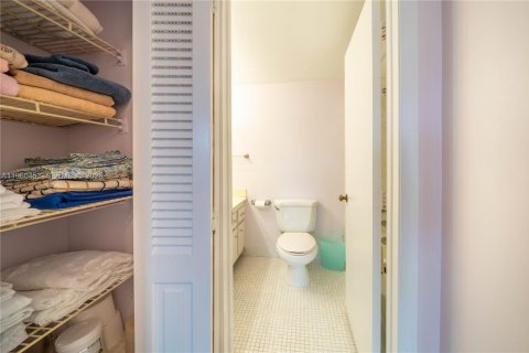 Condominio en venta en Hollywood, Florida, 1 dormitorio, 83.61 m2 № 2045596 - foto 24