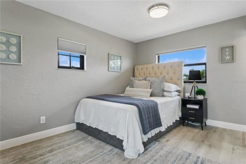 Casa en venta en Saint Petersburg, Florida, 4 dormitorios, 265.14 m2 № 1810248 - foto 29