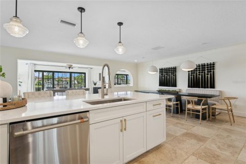 Casa en venta en Saint Petersburg, Florida, 4 dormitorios, 265.14 m2 № 1810248 - foto 9