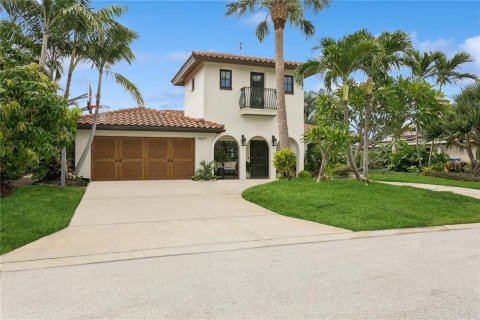 Casa en venta en Saint Petersburg, Florida, 4 dormitorios, 265.14 m2 № 1810248 - foto 1