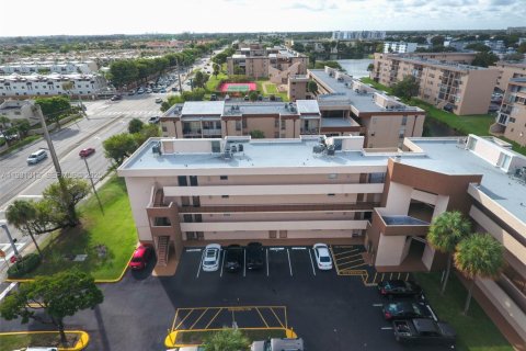 Condominio en venta en Miami, Florida, 1 dormitorio, 78.87 m2 № 1989977 - foto 2