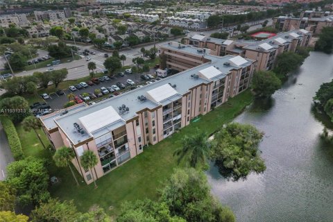 Condominio en venta en Miami, Florida, 1 dormitorio, 78.87 m2 № 1989977 - foto 5