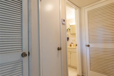 Condominio en venta en Miami, Florida, 1 dormitorio, 78.87 m2 № 1989977 - foto 16