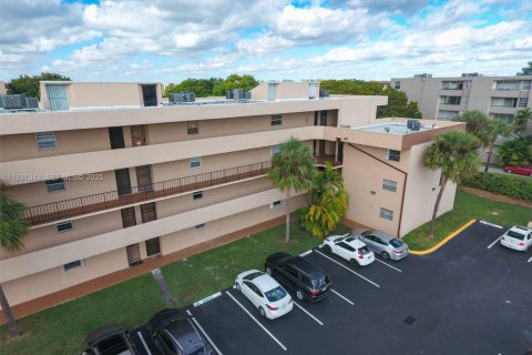 Condominio en venta en Miami, Florida, 1 dormitorio, 78.87 m2 № 1989977 - foto 1