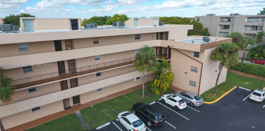 Condominio en Miami, Florida, 1 dormitorio № 1989977