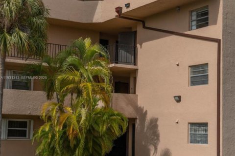 Condominio en venta en Miami, Florida, 1 dormitorio, 78.87 m2 № 1989977 - foto 30