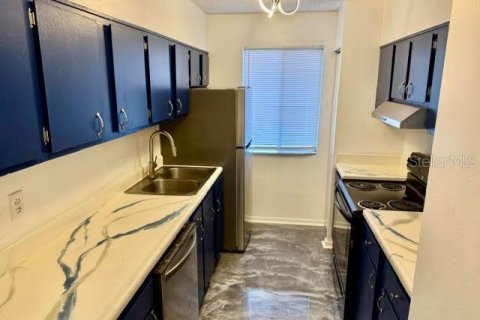Condo in Gainesville, Florida, 2 bedrooms  № 1877107 - photo 5