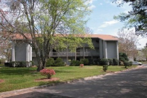 Condo in Gainesville, Florida, 2 bedrooms  № 1877107 - photo 1