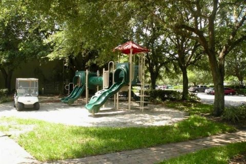 Condo in Orlando, Florida, 3 bedrooms  № 1851706 - photo 17