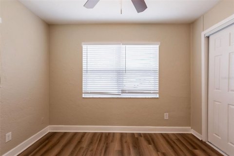House in Saint Petersburg, Florida 3 bedrooms, 93.65 sq.m. № 1766123 - photo 8