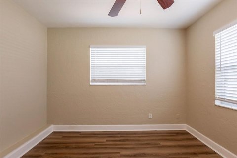 House in Saint Petersburg, Florida 3 bedrooms, 93.65 sq.m. № 1766123 - photo 7