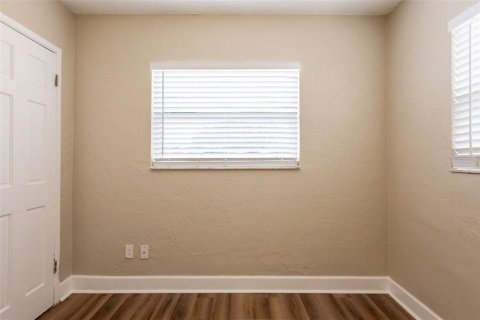 House in Saint Petersburg, Florida 3 bedrooms, 93.65 sq.m. № 1766123 - photo 16