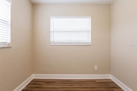 House in Saint Petersburg, Florida 3 bedrooms, 93.65 sq.m. № 1766123 - photo 15