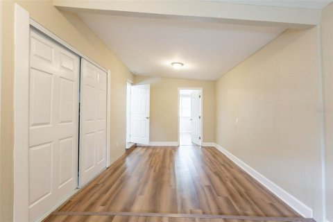 House in Saint Petersburg, Florida 3 bedrooms, 93.65 sq.m. № 1766123 - photo 20