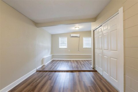 House in Saint Petersburg, Florida 3 bedrooms, 93.65 sq.m. № 1766123 - photo 18