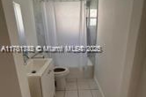 Купить кондоминиум в Норт-Бей-Виллидж, Флорида 30.47м2, № 2050305 - фото 3