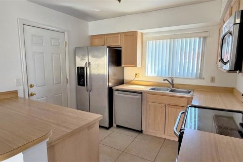 Villa ou maison à louer à Orlando, Floride: 3 chambres, 147.62 m2 № 2113319 - photo 6