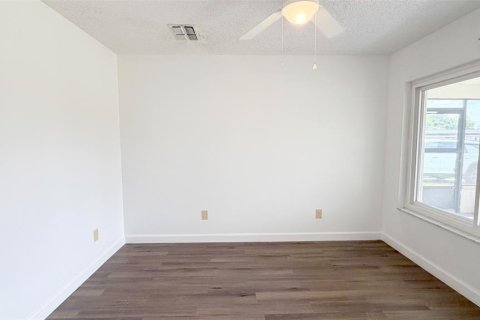 Villa ou maison à louer à Orlando, Floride: 3 chambres, 147.62 m2 № 2113319 - photo 9