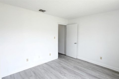 Villa ou maison à louer à Orlando, Floride: 3 chambres, 147.62 m2 № 2113319 - photo 10