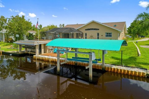 House in Punta Gorda, Florida 3 bedrooms, 162.21 sq.m. № 1882681 - photo 18