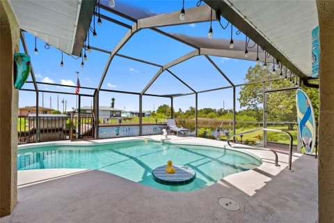 House in Punta Gorda, Florida 3 bedrooms, 162.21 sq.m. № 1882681 - photo 12