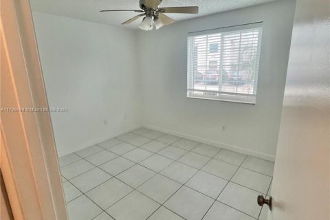 Condo in Homestead, Florida, 3 bedrooms  № 1862666 - photo 13