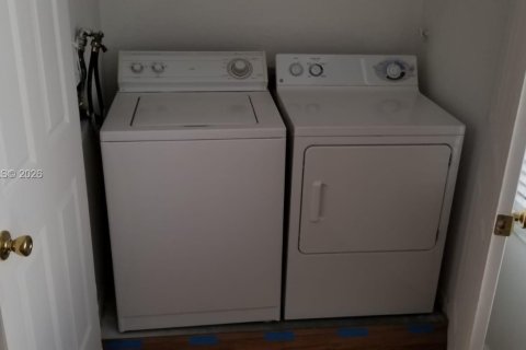 Condo in Oakland Park, Florida, 1 bedroom № 2086457 - photo 7
