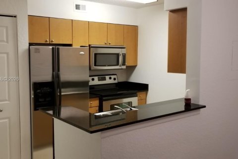 Condo in Oakland Park, Florida, 1 bedroom № 2086457 - photo 3