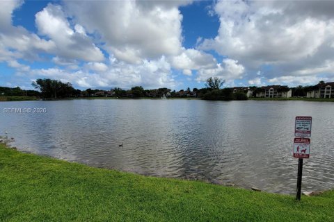 Condo in Oakland Park, Florida, 1 bedroom № 2086457 - photo 10