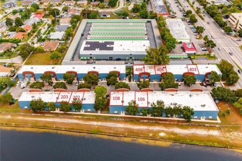 Immobilier commercial à vendre à Miami Gardens, Floride № 1776441 - photo 1