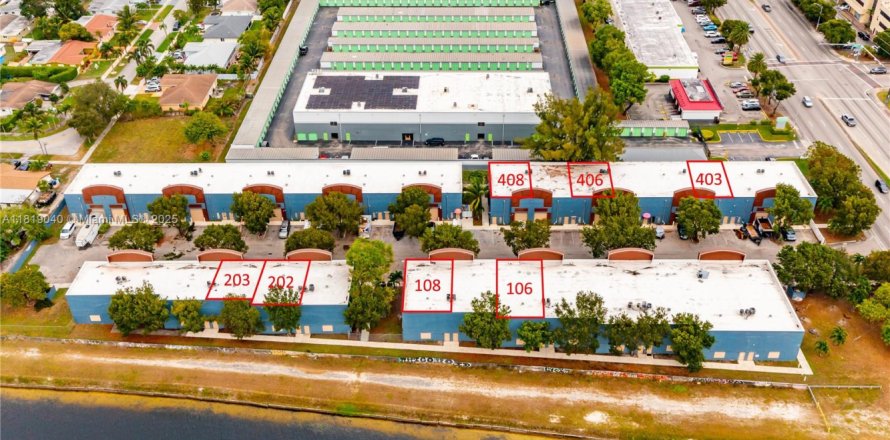 Immobilier commercial à Miami Gardens, Floride № 1776441