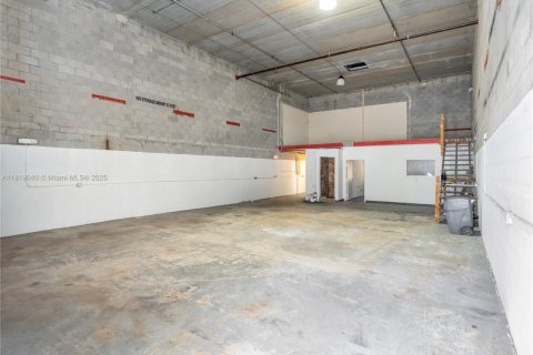 Immobilier commercial à vendre à Miami Gardens, Floride № 1776441 - photo 7