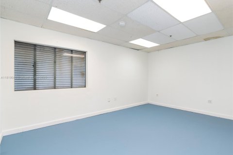 Immobilier commercial à vendre à Miami Gardens, Floride № 1776441 - photo 3