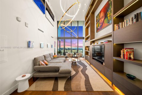 Condominio en venta en Miami, Florida, 2 dormitorios № 2030270 - foto 4