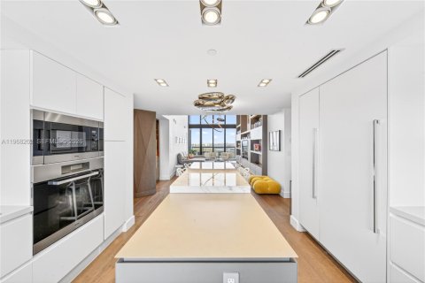 Condominio en venta en Miami, Florida, 2 dormitorios № 2030270 - foto 13