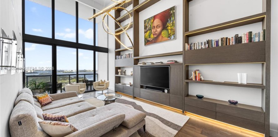 Condominio en Miami, Florida, 2 dormitorios  № 2030270