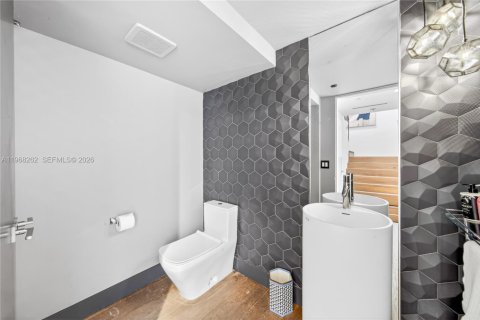 Condominio en venta en Miami, Florida, 2 dormitorios № 2030270 - foto 15