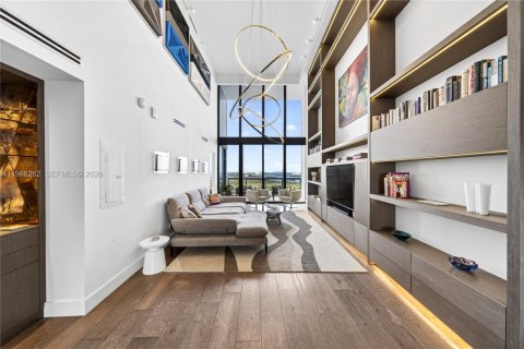 Condominio en venta en Miami, Florida, 2 dormitorios № 2030270 - foto 2