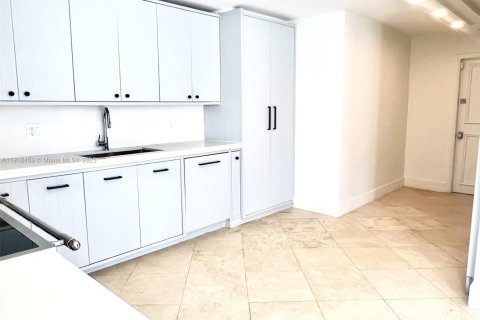 Condo in Key Biscayne, Florida, 3 bedrooms  № 1973208 - photo 11