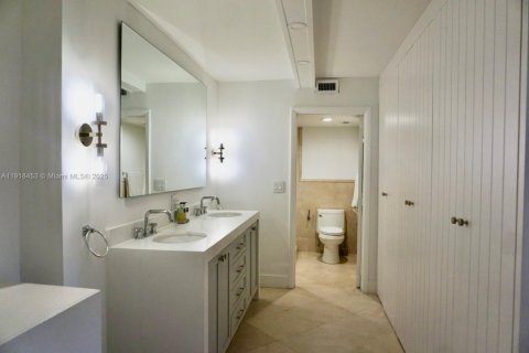 Condo in Key Biscayne, Florida, 3 bedrooms  № 1973208 - photo 14