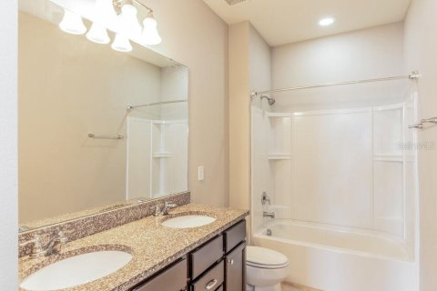 House in Ruskin, Florida 3 bedrooms, 199.18 sq.m. № 1918101 - photo 12