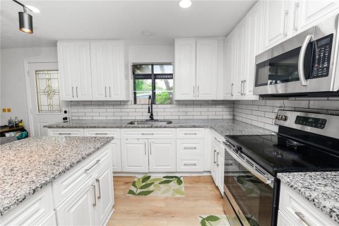 Casa en venta en Lakeland, Florida, 3 dormitorios, 115.48 m2 № 2289957 - foto 15
