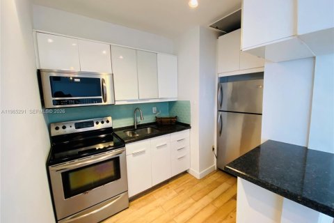 Condominio en venta en Miami Beach, Florida, 2 dormitorios, 69.03 m2 № 2031973 - foto 5