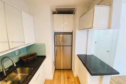 Condominio en venta en Miami Beach, Florida, 2 dormitorios, 69.03 m2 № 2031973 - foto 7