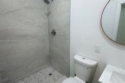 House in Miami, Florida 3 bedrooms, 177.63 sq.m. № 2086636 - photo 11