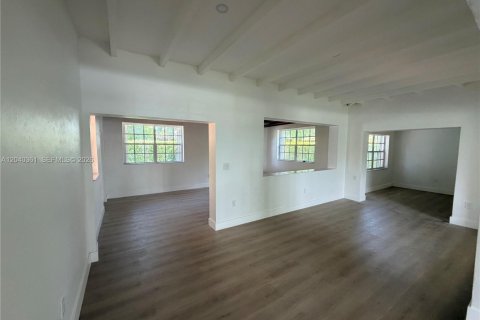 House in Miami, Florida 3 bedrooms, 177.63 sq.m. № 2086636 - photo 8