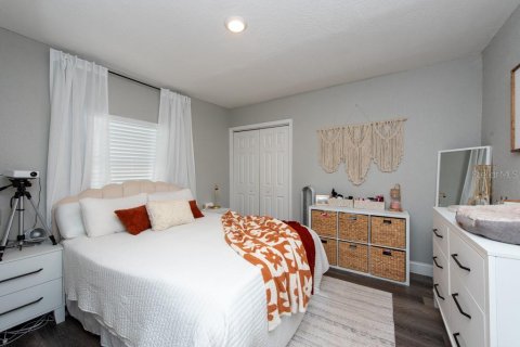 House in Tampa, Florida 3 bedrooms, 111.48 sq.m. № 1409773 - photo 20