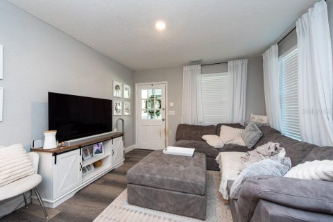 House in Tampa, Florida 3 bedrooms, 111.48 sq.m. № 1409773 - photo 6