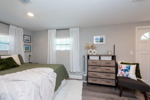 House in Tampa, Florida 3 bedrooms, 111.48 sq.m. № 1409773 - photo 14